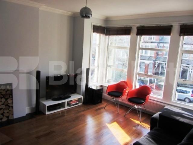 			Fantastic Location !, 1 Bedroom, 1 bath, 1 reception Flat			 Muswell Hill Road, MUSWELL HILL